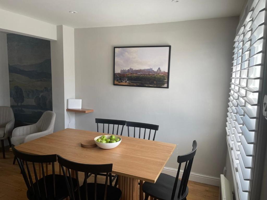 2 Bedroom House In Central Windsor - The Town ภายนอก รูปภาพ